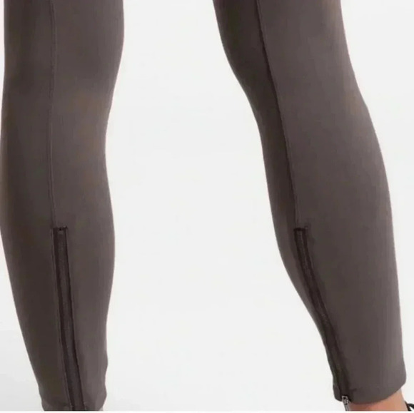 Athleta Headlands Hybrid Tight Pants Shale 2 - Picture 4 of 16